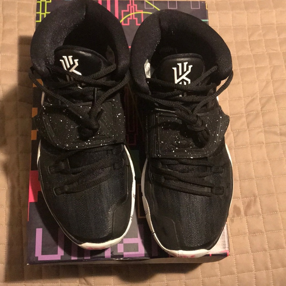 Kyrie 6 - Picture 2 of 4
